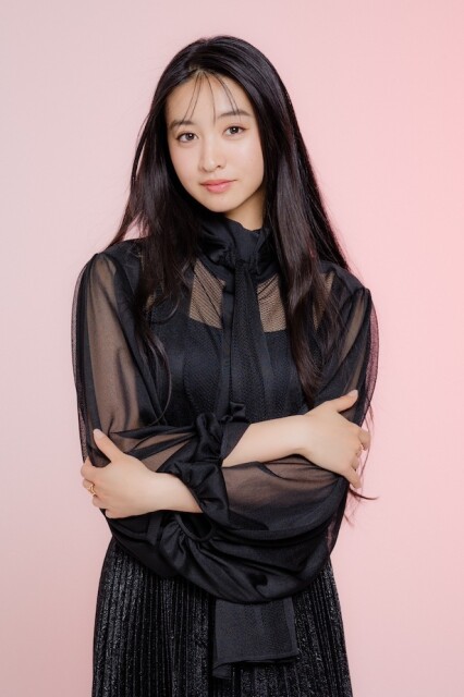 主演を務めたKōki,の華やかで美しいショット満載