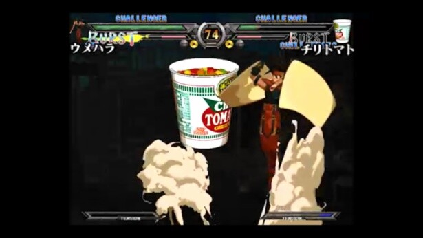 このCMを見て、チーズ2枚で「チリトマトヌードル」にフタをして食べる方法を試す人が続出
