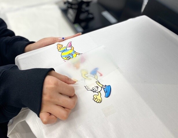 接着後のフィルムを剥がす瞬間はドキドキ！