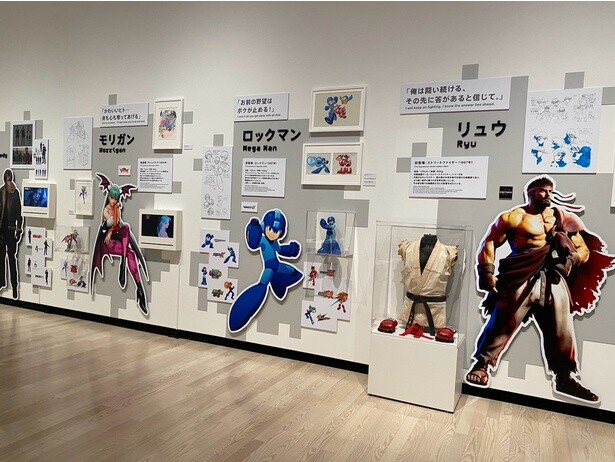 「カプコンゲームクロニクル」。人気キャラクターたちに関連した展示物が集まる