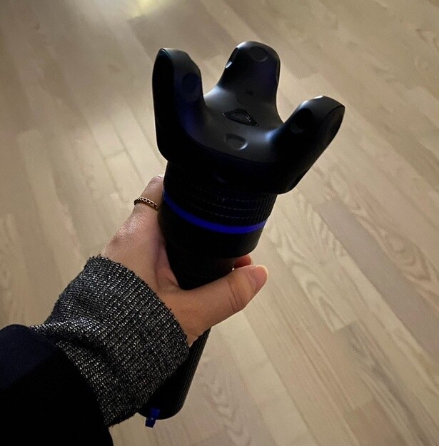 特殊な懐中電灯を手に、いざ潜入！