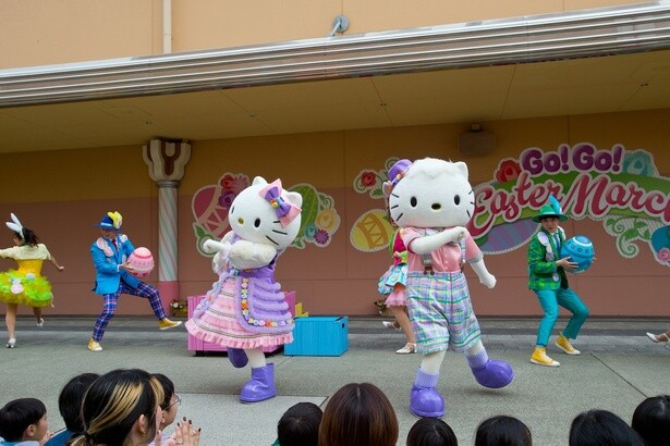 ラベンダーカラーでおしゃれに決めたハローキティ&ダニエル