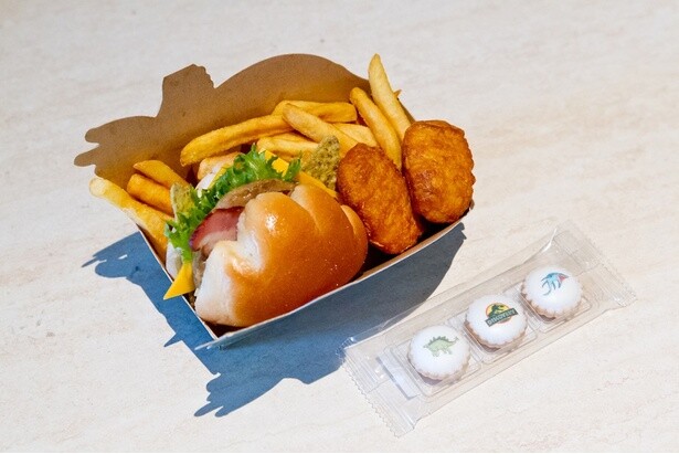 トリケラトプス・キッズバーガーセット(1000円)は大人もときめくフードがてんこ盛り