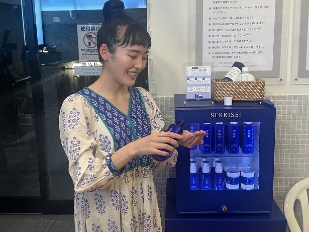 サウナ後の保湿ケアにぴったりと話す清水みさとさん