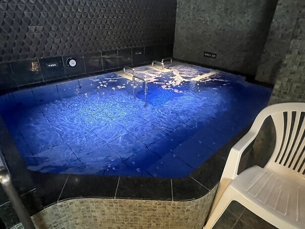 “雪肌精ブルー”の湯船はほんのりいい香り