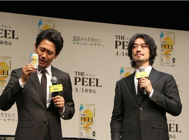 「THE PEEL」で乾杯したふたり
