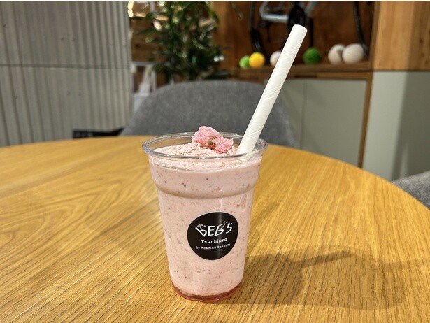 春らしい色でとてもかわいい「桜チルシェイク」