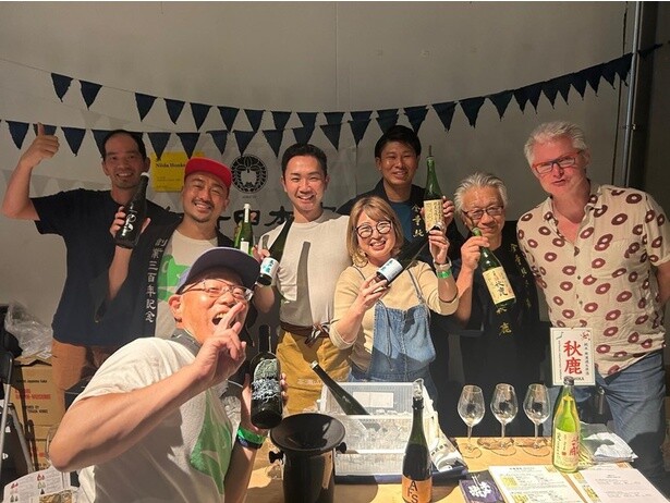 北海道のドメーヌ・タカヒコや岡山のラ・ グランド・コリーヌ・ジャポンなど、日本を代表するナチュラルワインの生産者も参加。また、ナチュラルな日本酒の酒蔵も出展した