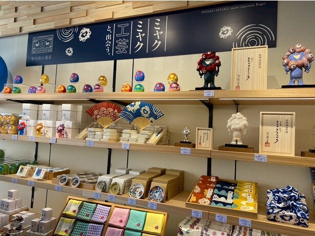 工芸品とのコラボアイテムはかわいくて使い勝手も良い