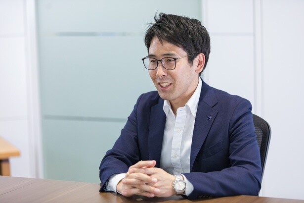 「担当になる前から十六茶は好きだった」という内田さん