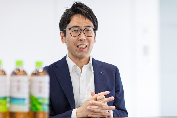 優しい味わいで飲みやすさが「十六茶」の魅力