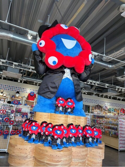 タキシードを着たミャクミャクが登場！