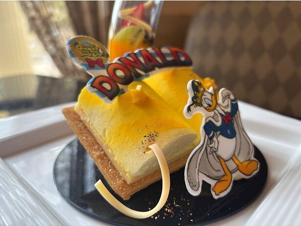 【写真】ベイクドチーズケーキとマスカルポーネチーズムースはそれぞれがおいしいのだが、合わせて食べるとよりコクのある味わいが楽しめる