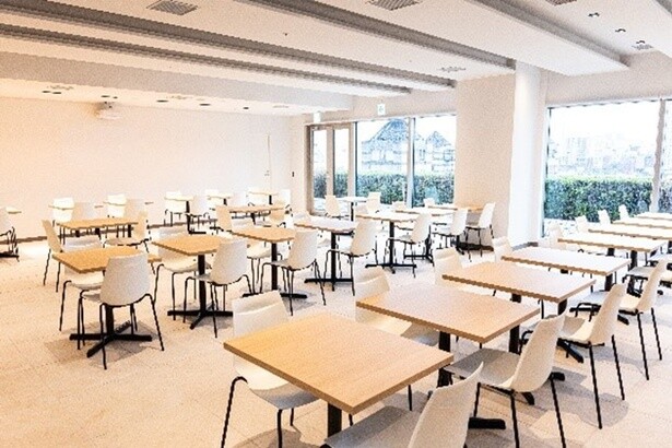「Cafe Fan Base」の店内