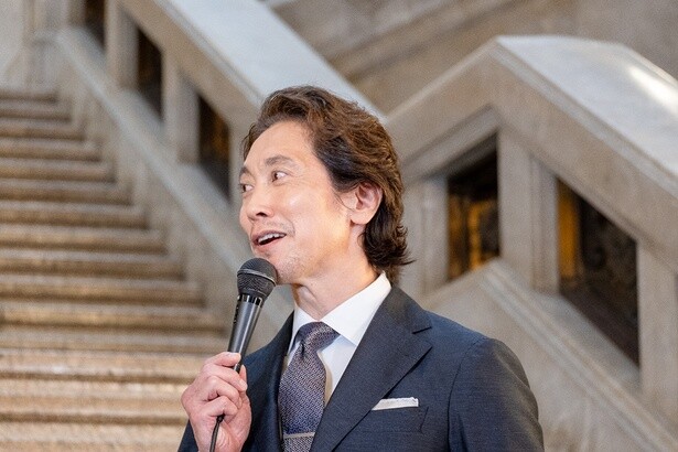 蔵と呼ばれている収蔵庫と、自身の名前にもある蔵の文字に、「これもご縁だと思って」と語った佐々木蔵之介さん