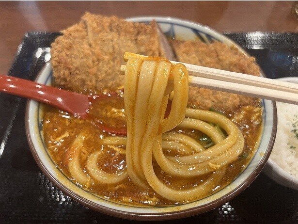 カレーのスパイシーさと牛肉の甘味がマッチ