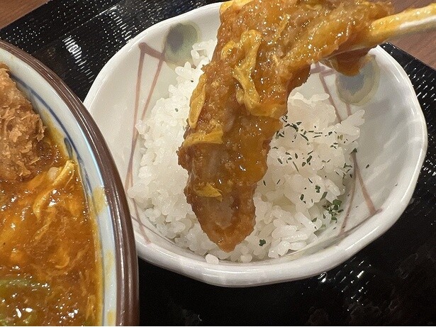 カツもカレーもご飯との相性のよさは言うまでもない