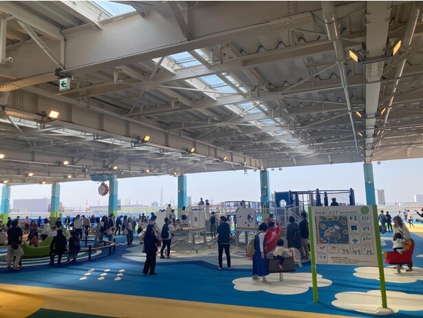 商業施設屋上における大屋根空間としては日本一の広さを誇る「ルーフトップパーク」