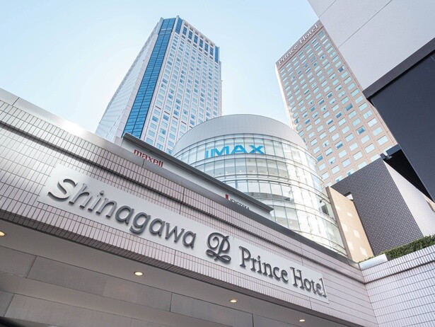 メインタワー、アネックスタワー、イーストタワー、Nタワーの4つの宿泊棟が立ち並ぶ。今回は、39階建てのメインタワーにお泊まり