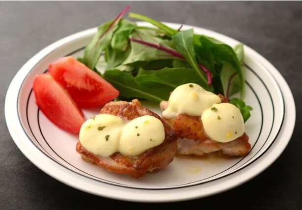 森永乳業の公式サイトでは、「レモン＆ハーブモッツァレラのチキンソテー」などのレシピを公開