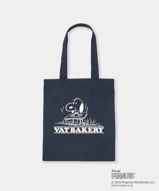 「VAT BAKERY PEANUTS TOTE BAG」(4400円)※ネイビー