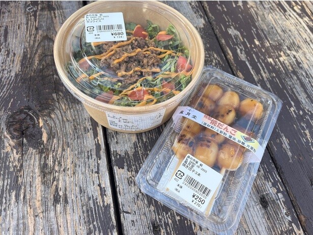 お弁当や団子などのおやつ類にも、地元の特産品が使われている