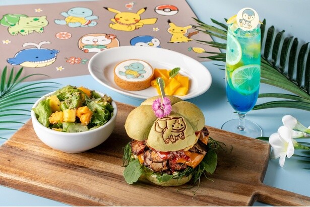 ディナーでは、フシギダネをイメージしたトロピカルグルメバーガーや、ゼニガメのリコッタチーズタルトなどを提供