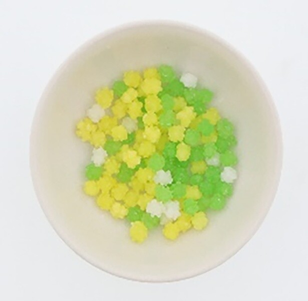 たんぽぽカラーの金平糖はちびちび味わいたい！