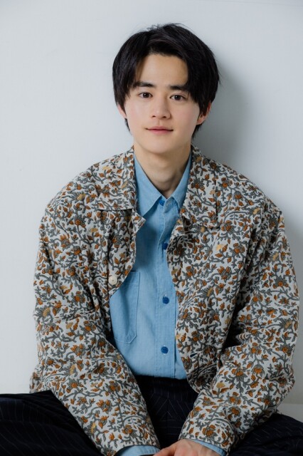 【写真】大学の助教授役を演じた鈴鹿央士さんの癒やしショット満載！