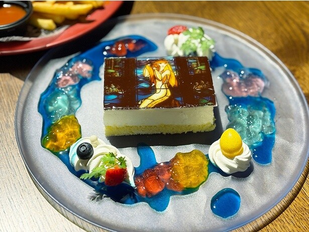 「マーメイドステンドグラスケーキ」(2400円)