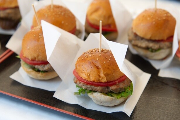 子どもたちにも好評だったミニハンバーガー