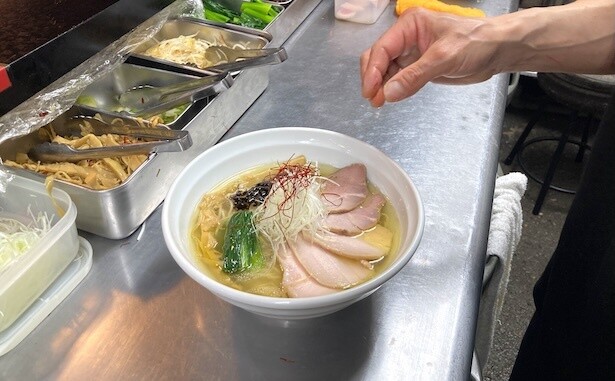 鶏は常に良質な素材を厳選するため、産地や銘柄を限定しないのがこだわり