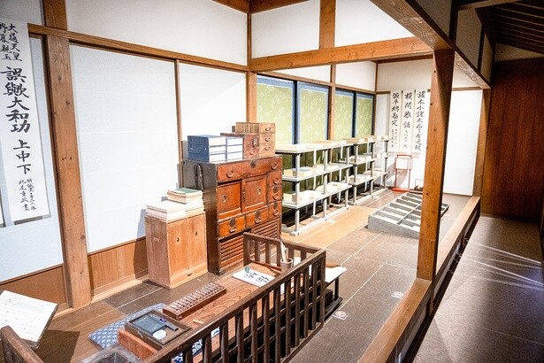 耕書堂の店内は、ドラマセットを展示。ドラマの中の風景が目の前に！