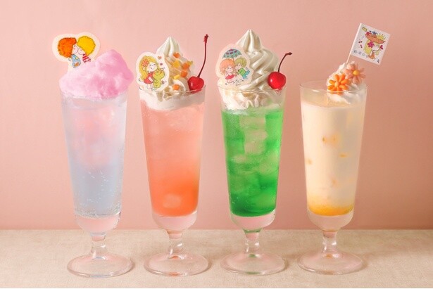 写真左から「FuwaFuwaコットンキャンディーソーダ」(880円)、「DokiDokiピンクグレープフルーツフロート」(880円)、「WakuWakuメロンソーダ」(880円)、「UkiUkiミックスジュース」(880円)