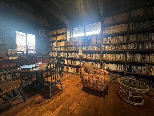図書室でゆっくり読書にふけるのもいい