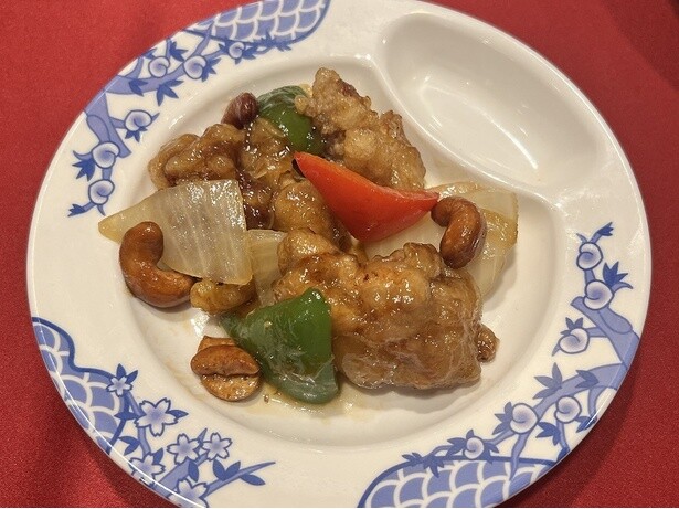 いろいろな料理が食べたいときに小皿は便利