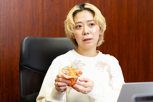 ゼリーの食感を決めるポイントの一つがフルーツとの対比。フルーツのおいしさが引き立つ食感をめざしている