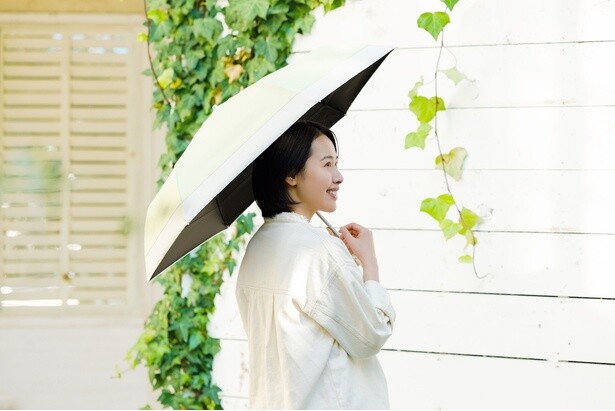 日傘は「UVカット率」「遮光」「遮熱」が重要！