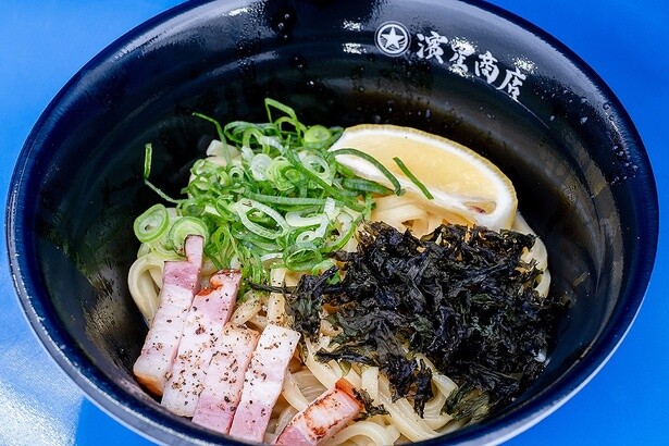 「らぁ麺 飯田商店」との共同開発グルメ「すたぁ麺」(1400円)