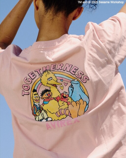 「トゥゲザネス Tシャツ(ピンク)」(7700円)