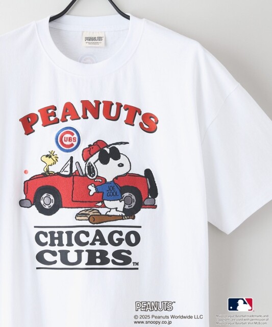 「【PEANUTS×MLB】オリジナルデザインTシャツ(シカゴ・カブス)」(大人4939円、キッズ3839円)