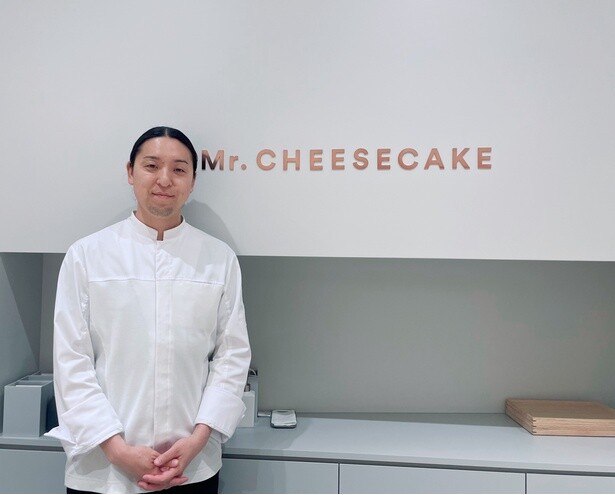 株式会社Mr. CHEESECAKEの代表取締役兼シェフの田村浩二さん。フランス料理のシェフとして輝かしい経歴を持つ。レストランの特別感をより多くの人に届けるべく、Mr. CHEESECAKEを立ち上げた