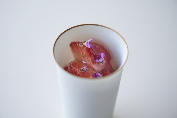デザートコースの「Fruits & Flavor フルーツと香り」。フルーツは季節によって変わる