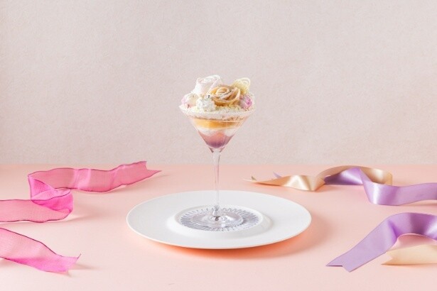 ザ・プリンスギャラリー 東京紀尾井町36階 All-Day Dining OASIS GARDENの「Precious Bouquet Parfait」(3200円～・サービス料15％別)