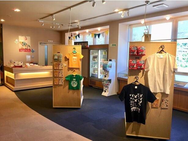 直売所にはお土産にぴったりな商品がずらり