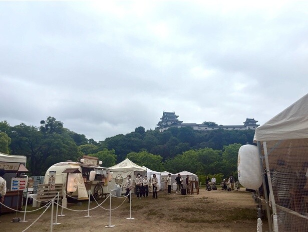 和歌山城を背にビールが飲める和歌山会場