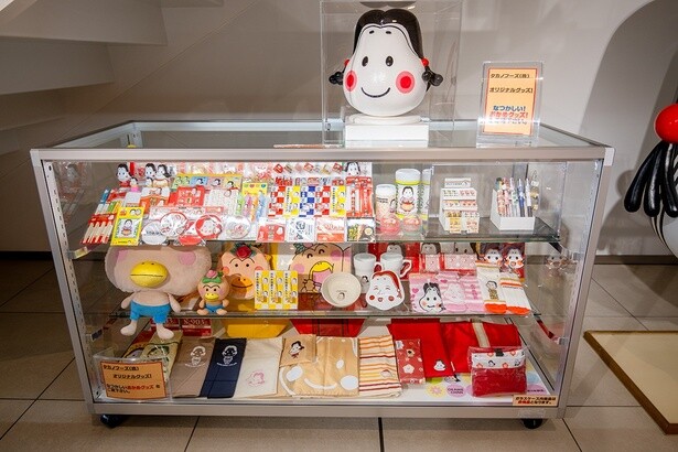 懐かしいおかめ納豆のグッズも展示されている。知っているグッズはいくつ見つかるかな？