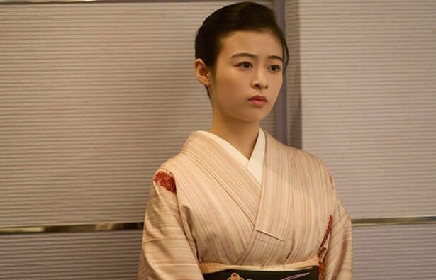 吾妻千五郎の娘。喜久雄のことを慕う彰子(森七菜)