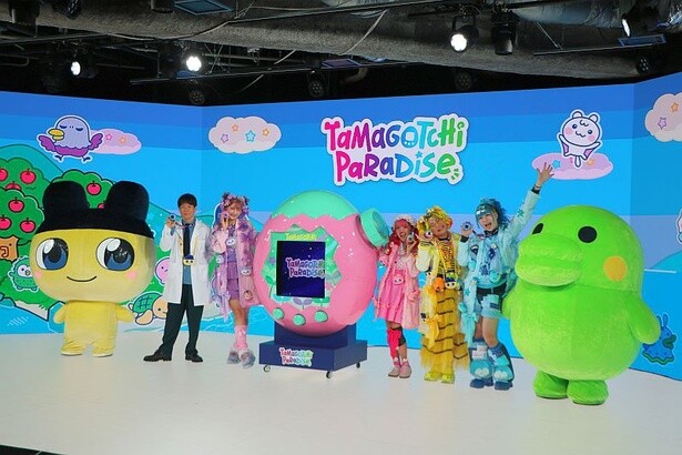 発表会にはクリエイターのしなこさん、原宿クリエイターアイドルとして活動する3人組、竹下☆ぱらだいすさん、お笑い芸人の陣内智則さんが登壇