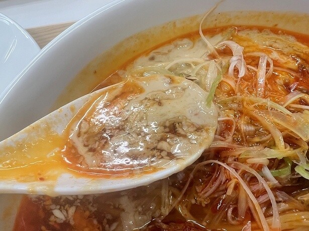 練りゴマの部分は甘味が感じられる